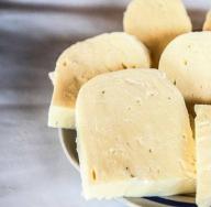 Mīkla hačapuri - labākās receptes gruzīnu plātsmaizes pamatu pagatavošanai Gardi hačapuri ar sieru recepte