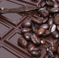 ช็อคโกแลตขมมีประโยชน์ต่อร่างกายมนุษย์อย่างไร องค์ประกอบ ปริมาณแคลอรี่ และอันตรายที่อาจเกิดขึ้น ช็อคโกแลตขมและนม: ความแตกต่างหลัก
