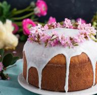 부활절 케이크 : 가장 맛있는 입증 된 조리법 단계별 작은 부활절 케이크 좋은 조리법